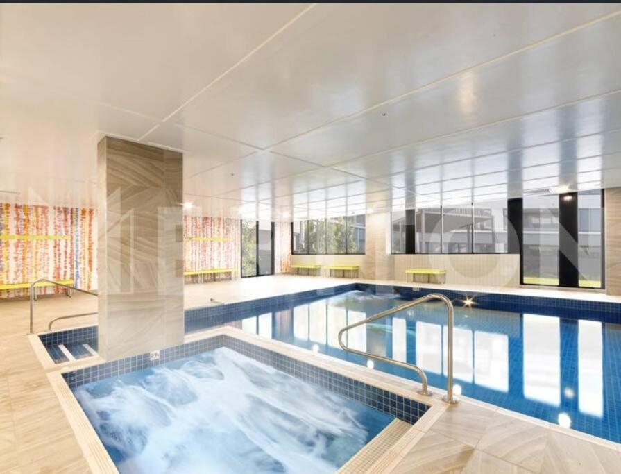 Four Bedroom Apartment With Facilities In Olympic Park Sydney Eksteriør bilde